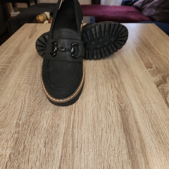 Chic Black Loafers for Women - Picture 4 of 4